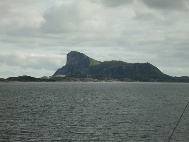 Hurtigruten_2015-06-20_07-45